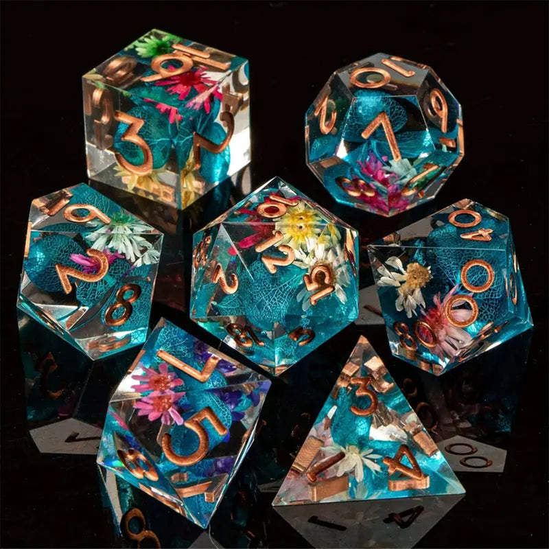 Keepsake - Sharp Edge Dice Set & Dice Case