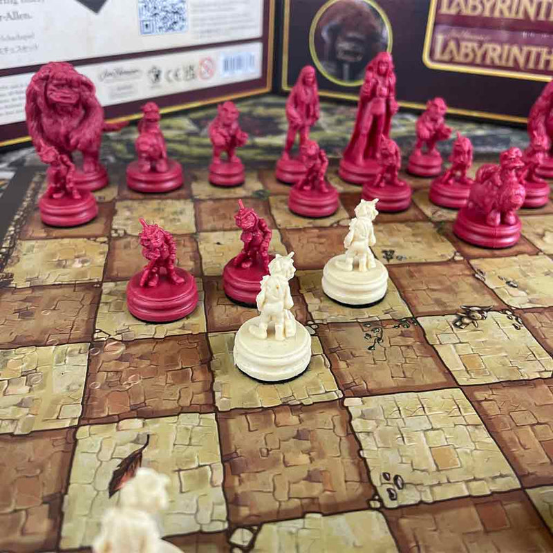 Labyrinth Chess Set - Bea DnD Games